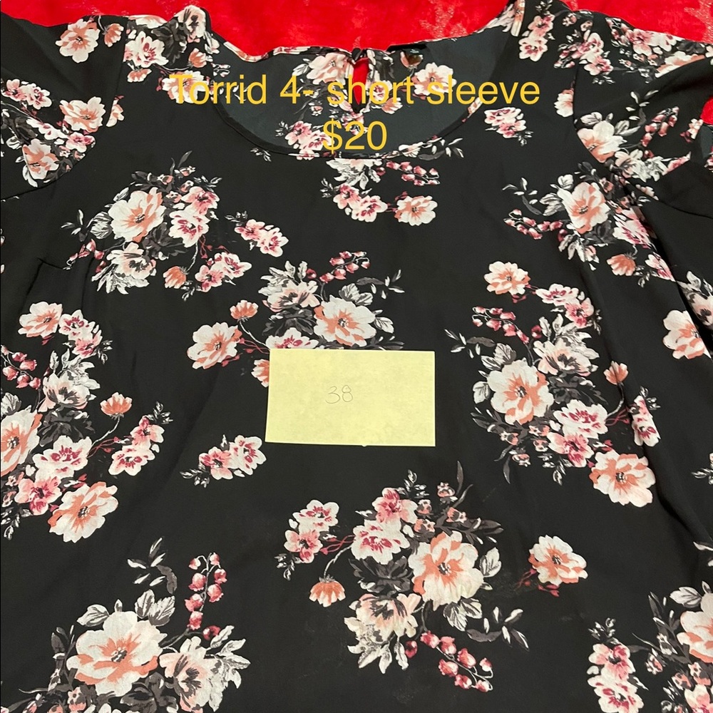 Torrid size 4 thin short sleeve blouse